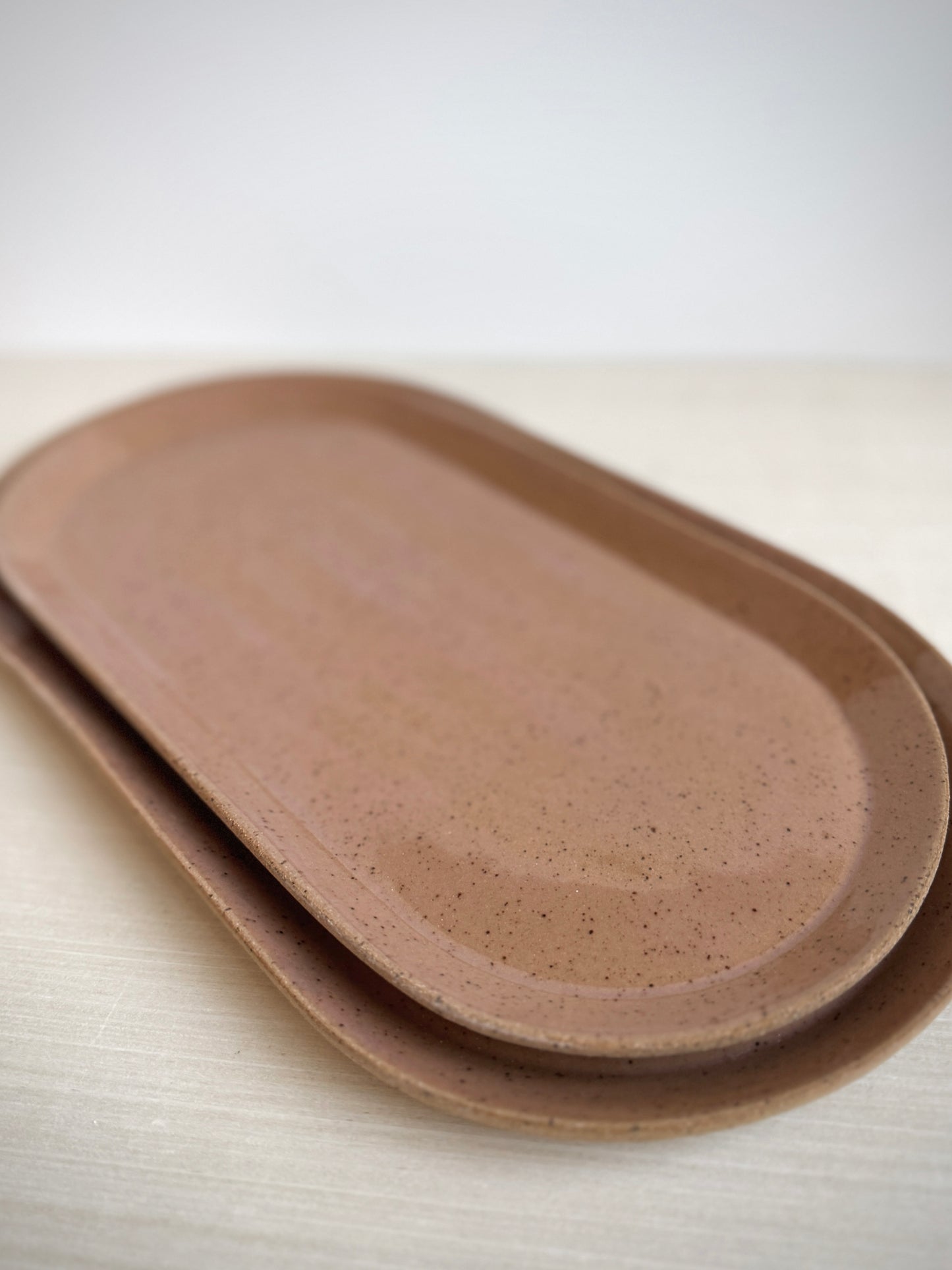Oval plate L