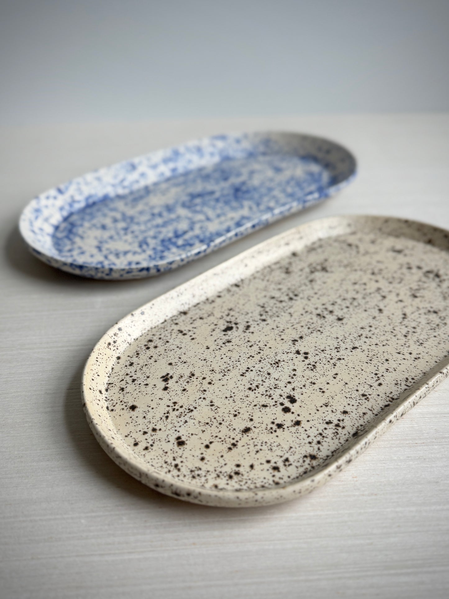 Oval plate L